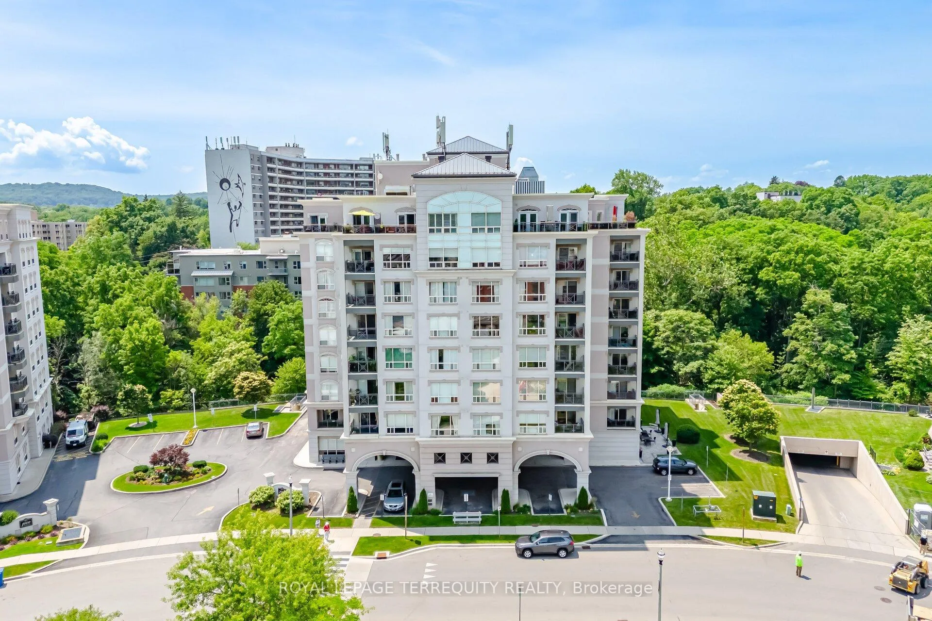 Photo 1 of Unit 707, 2000 Creekside Drive, Hamilton, Dundas — HOMEH