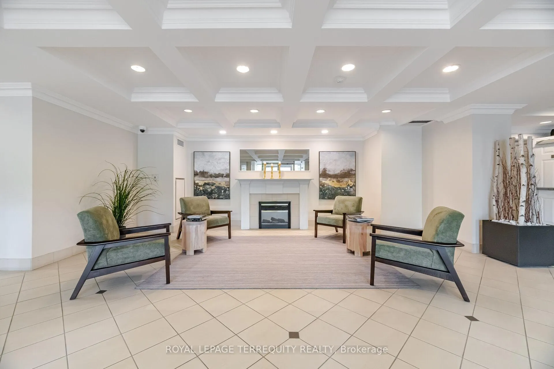 Photo 2 of Unit 707, 2000 Creekside Drive, Hamilton, Dundas — HOMEH