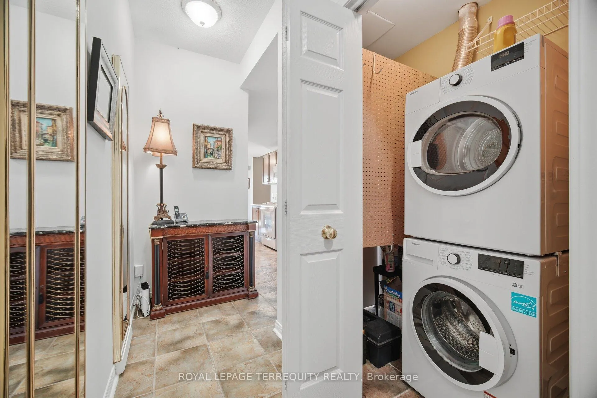 Photo 20 of Unit 707, 2000 Creekside Drive, Hamilton, Dundas — HOMEH