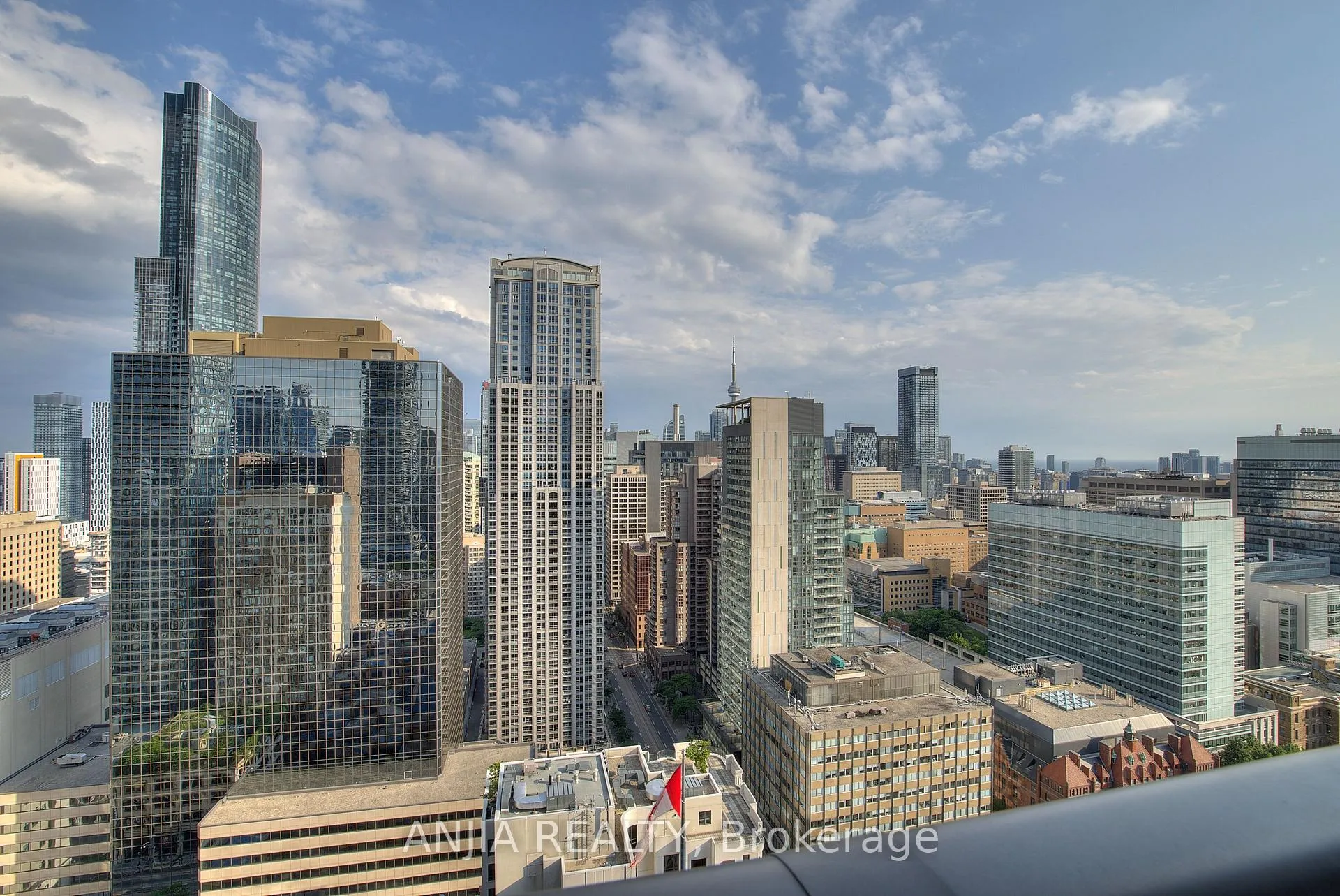 Front of Unit 3104, 38 Grenville Street