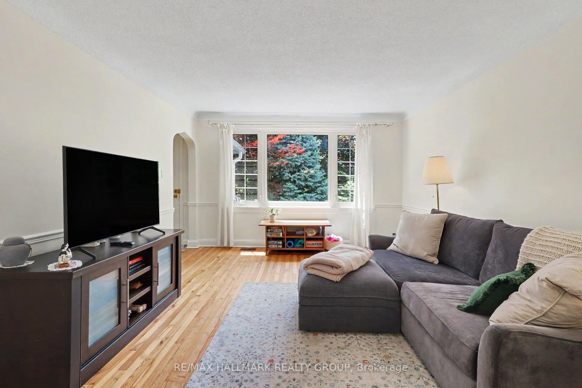 Photo 3 of 99 Dagmar Avenue, Ottawa, Vanier — HOMEH