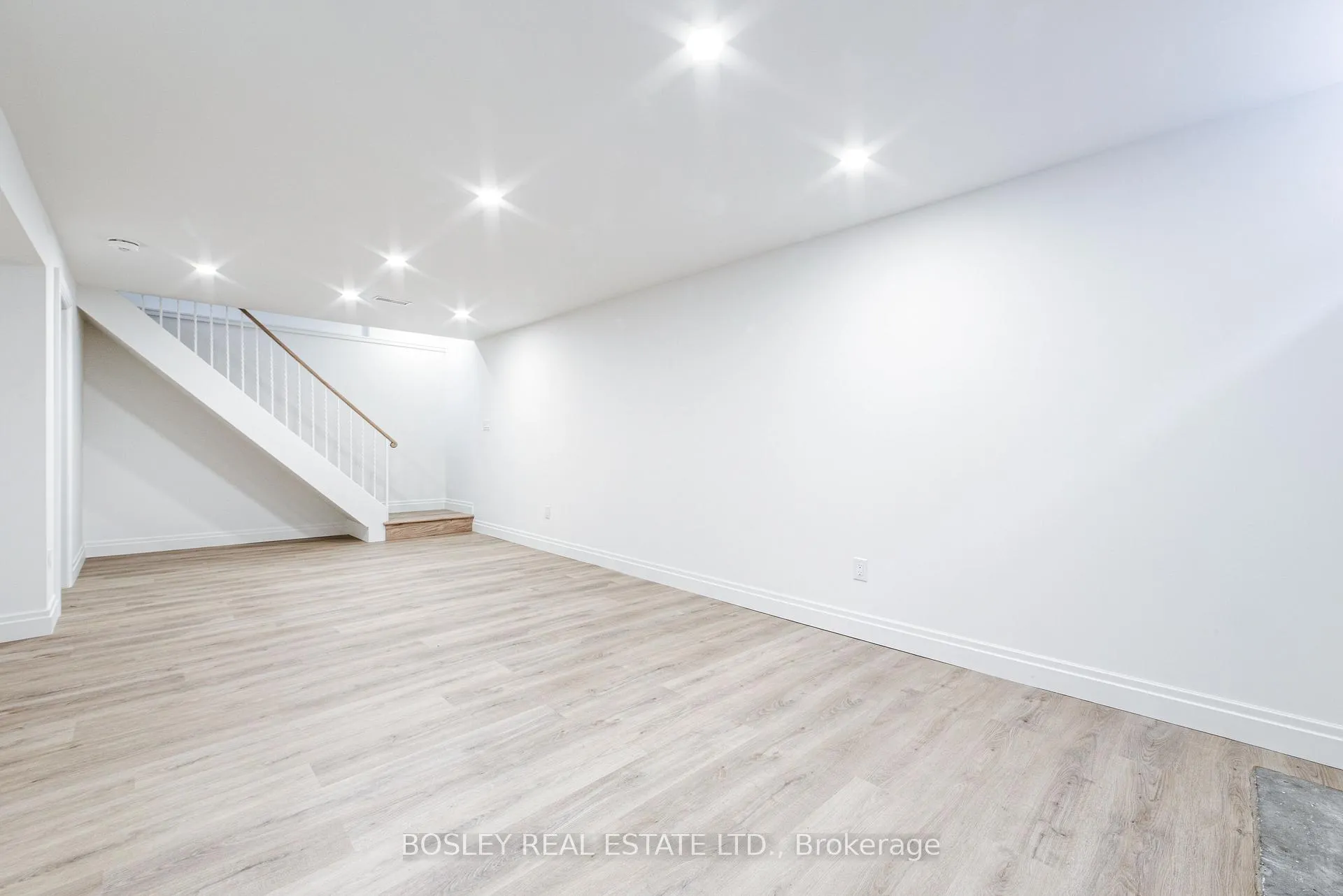 Photo 91 of 33 Forestbrook Crescent, Scarborough, Tam O'Shanter-Sullivan — HOMEH