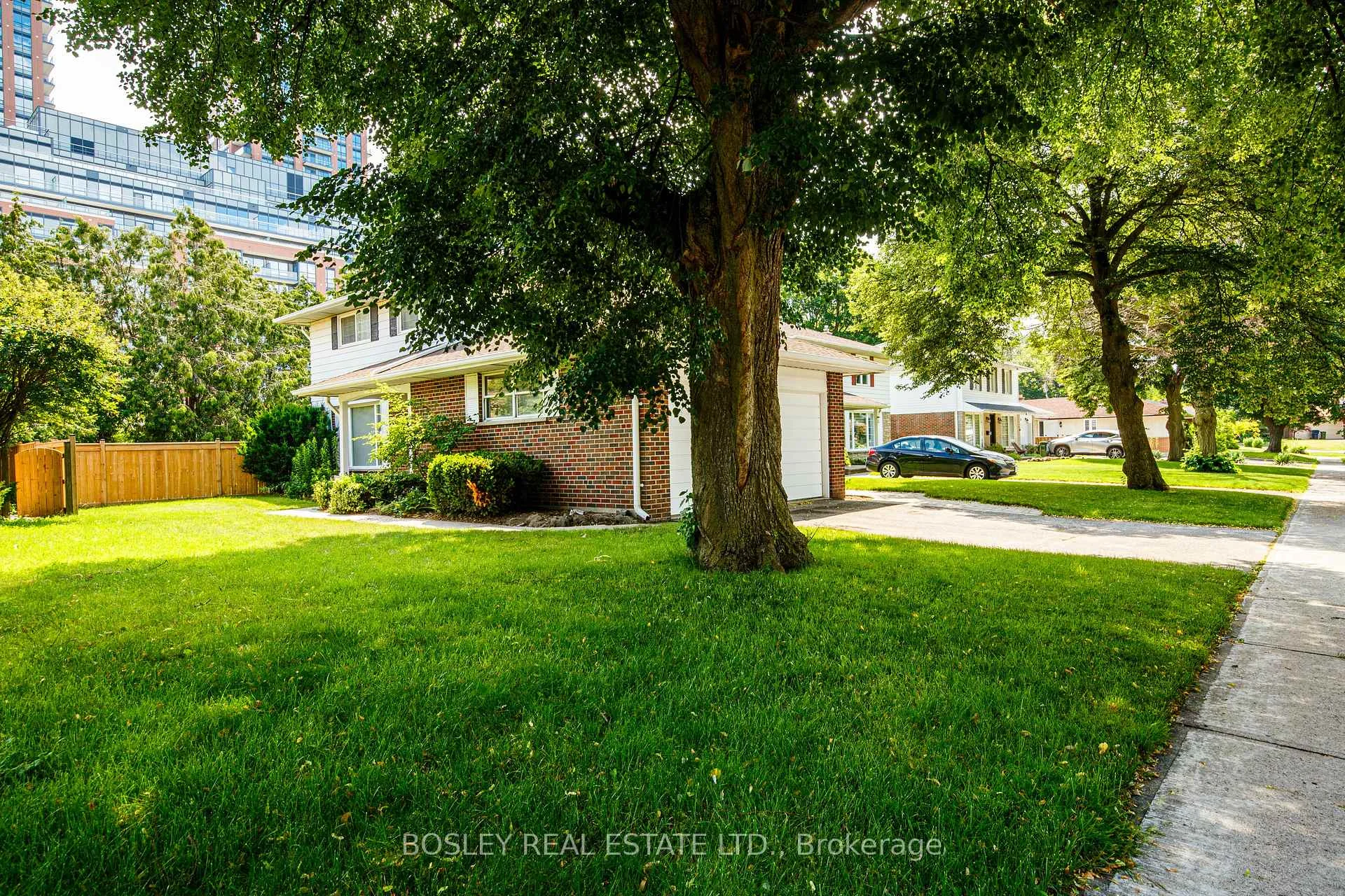 Photo 37 of 33 Forestbrook Crescent, Scarborough, Tam O'Shanter-Sullivan — HOMEH