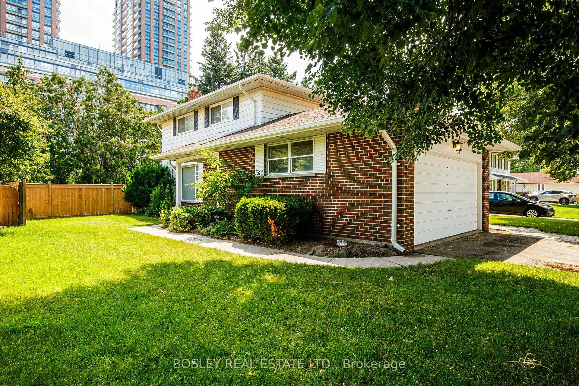 Photo 38 of 33 Forestbrook Crescent, Scarborough, Tam O'Shanter-Sullivan — HOMEH