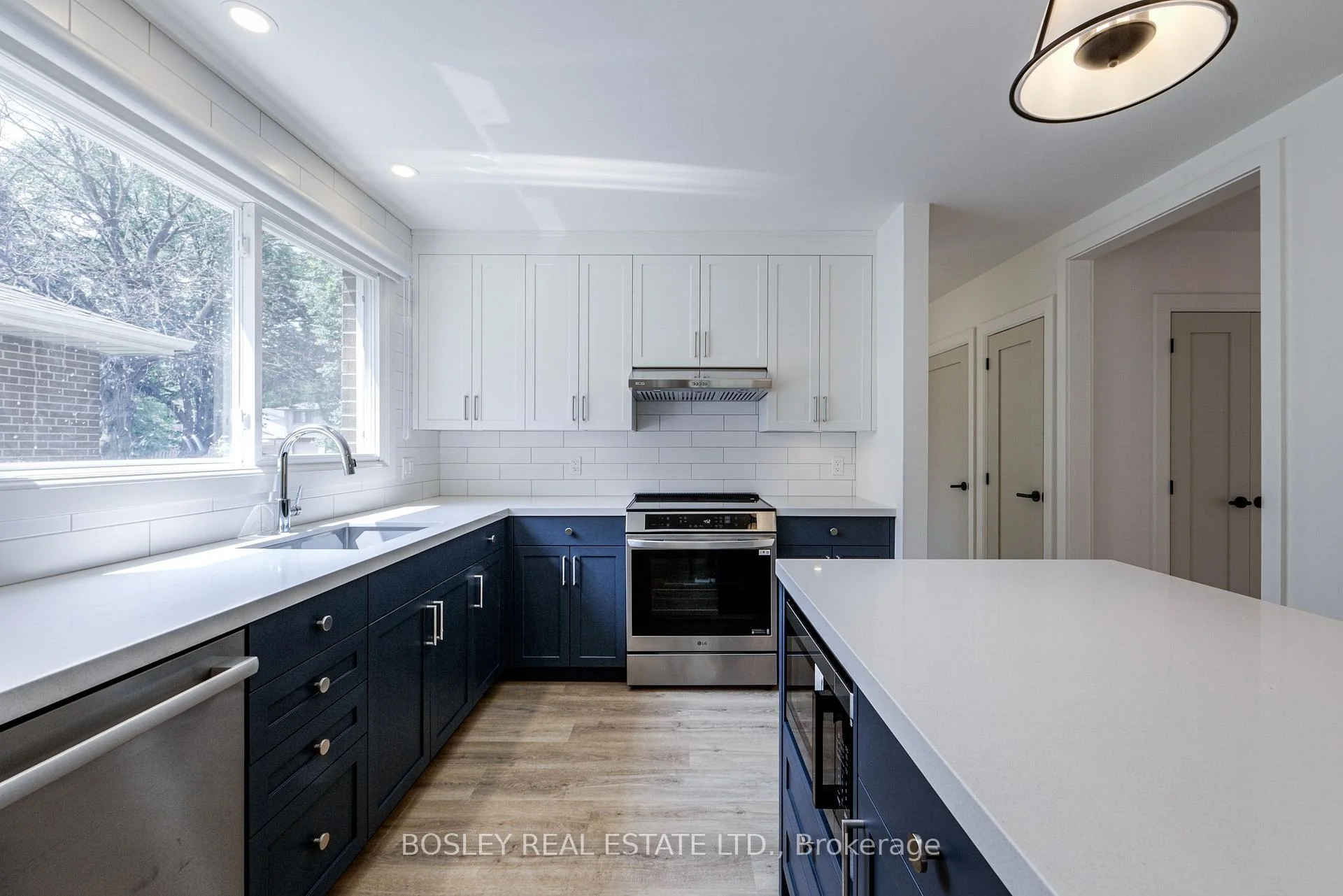 Photo 9 of 33 Forestbrook Crescent, Scarborough, Tam O'Shanter-Sullivan — HOMEH