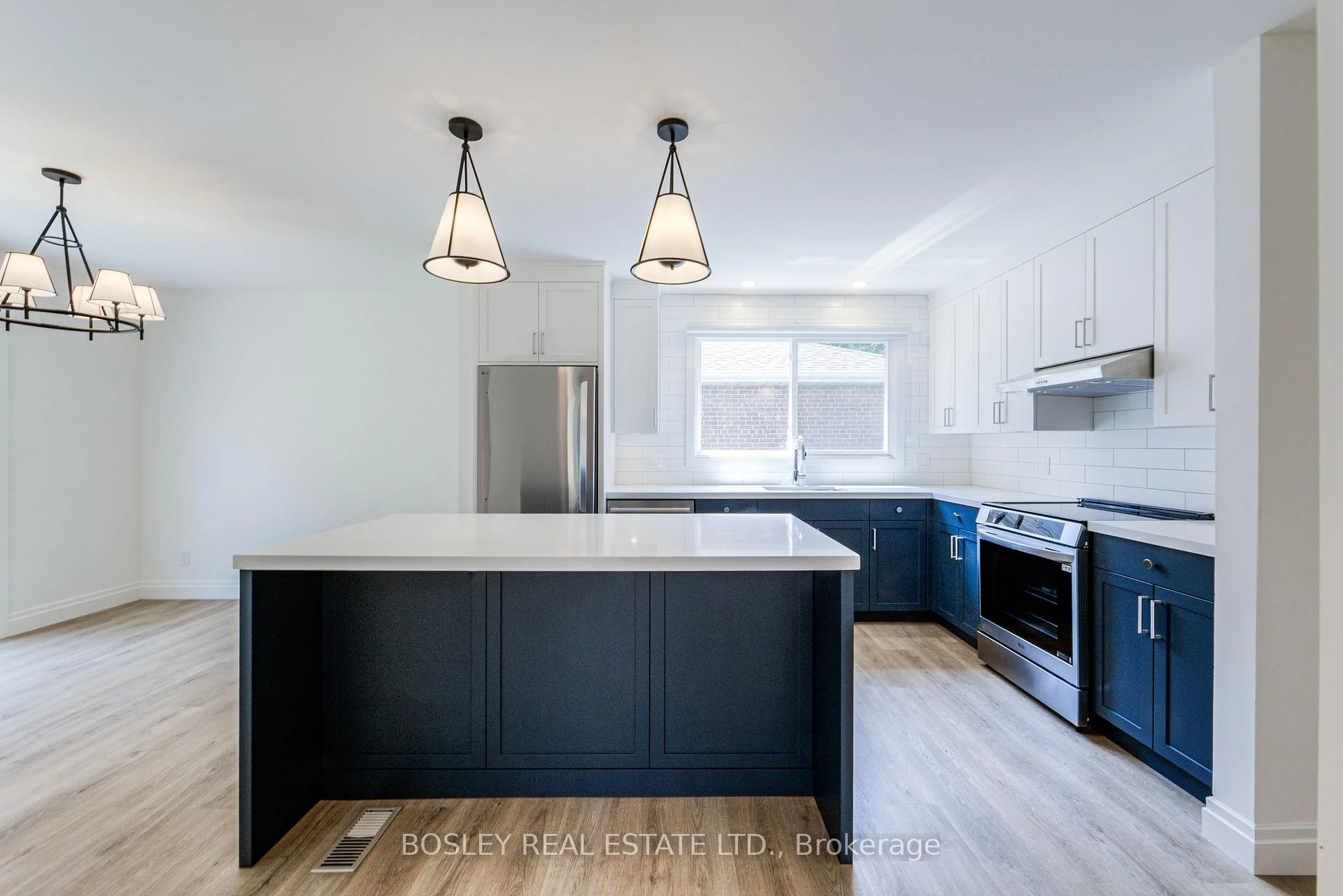 Photo 10 of 33 Forestbrook Crescent, Scarborough, Tam O'Shanter-Sullivan — HOMEH