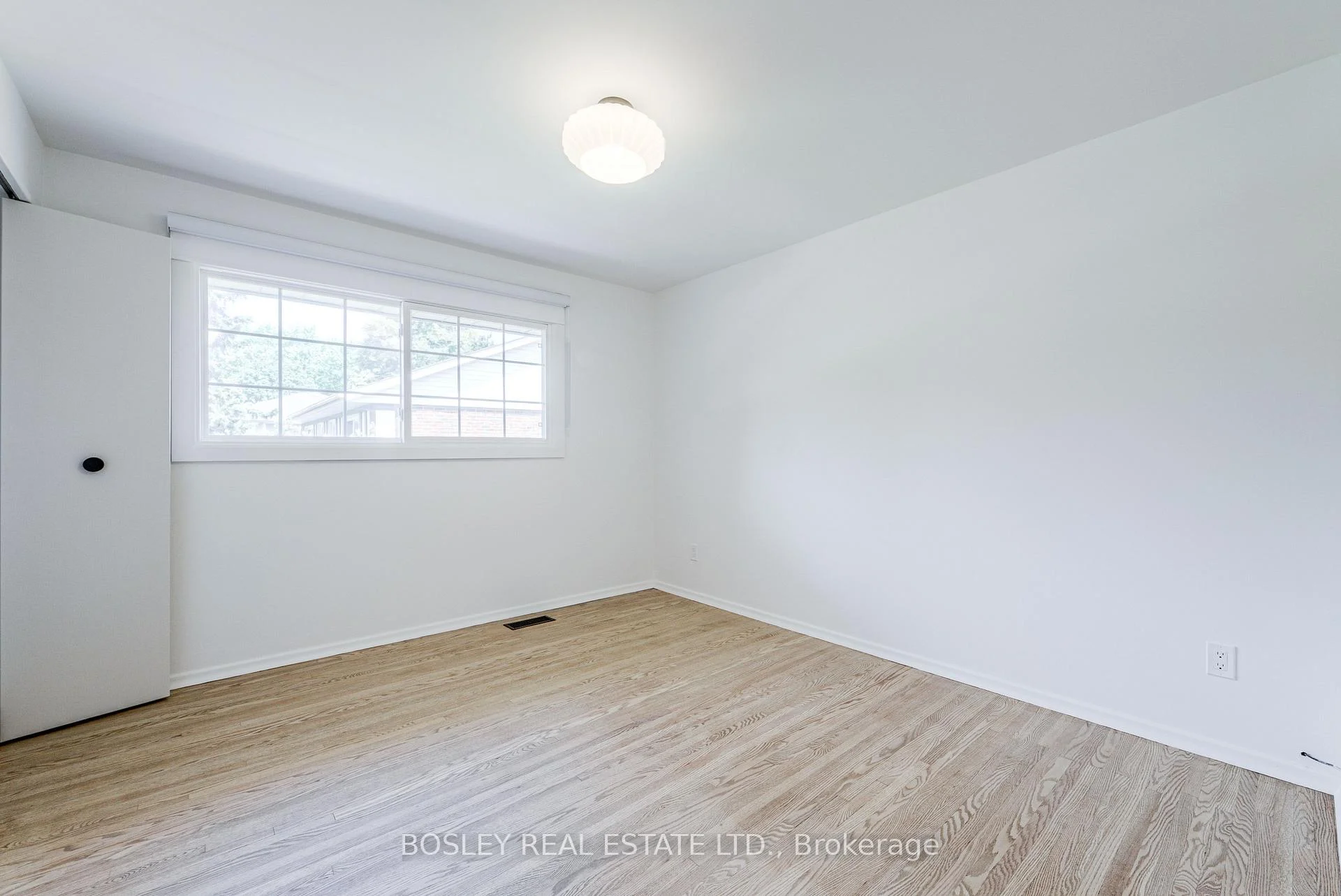 Photo 26 of 33 Forestbrook Crescent, Scarborough, Tam O'Shanter-Sullivan — HOMEH