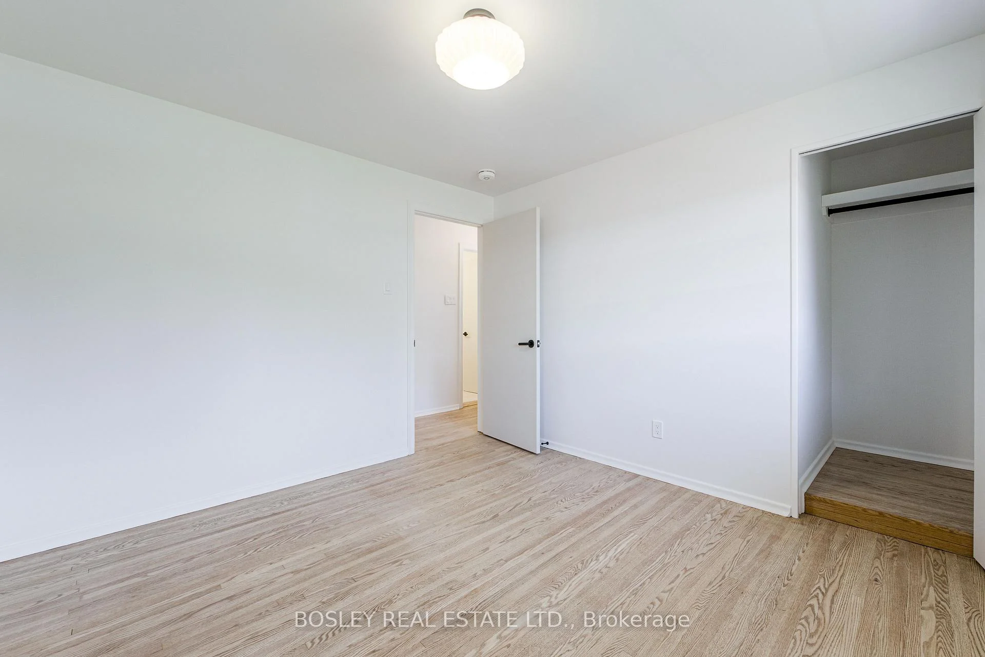 Photo 27 of 33 Forestbrook Crescent, Scarborough, Tam O'Shanter-Sullivan — HOMEH