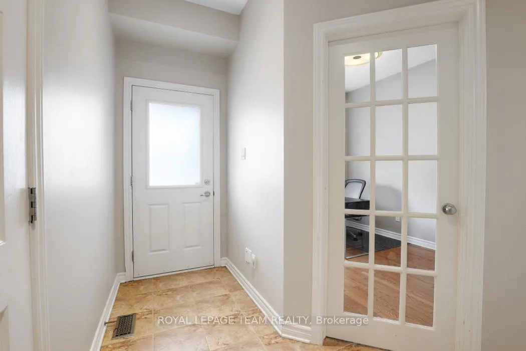Photo 5 of 406 Pillett Street, Ottawa, Barrhaven - Strandherd — HOMEH