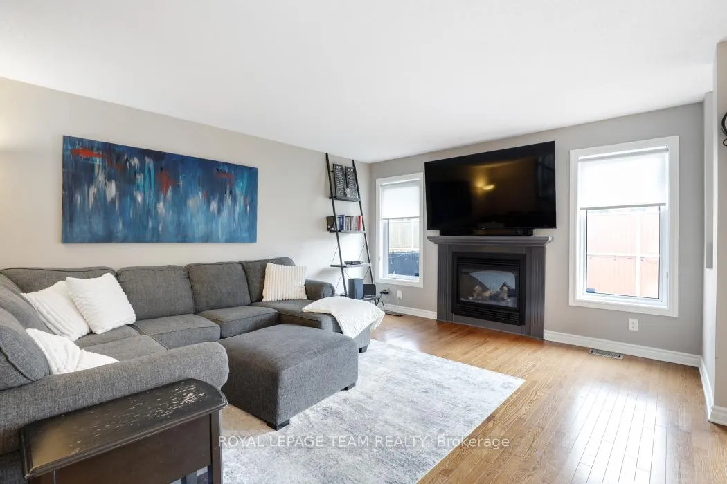 Photo 9 of 406 Pillett Street, Ottawa, Barrhaven - Strandherd — HOMEH