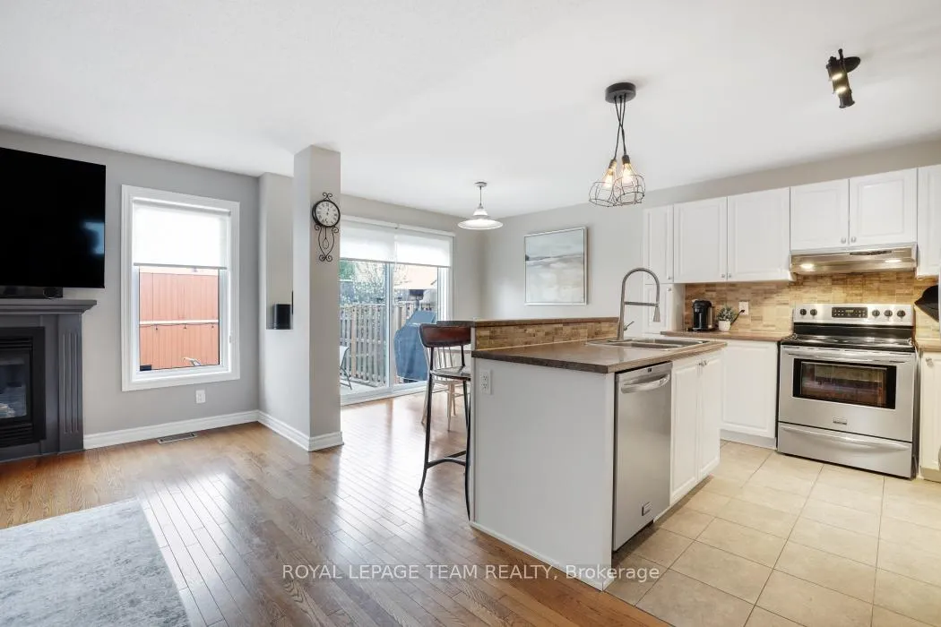 Photo 13 of 406 Pillett Street, Ottawa, Barrhaven - Strandherd — HOMEH