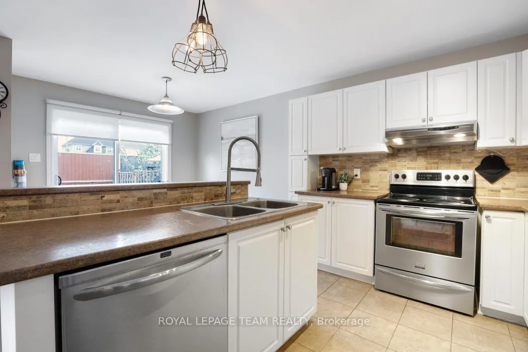 Photo 15 of 406 Pillett Street, Ottawa, Barrhaven - Strandherd — HOMEH