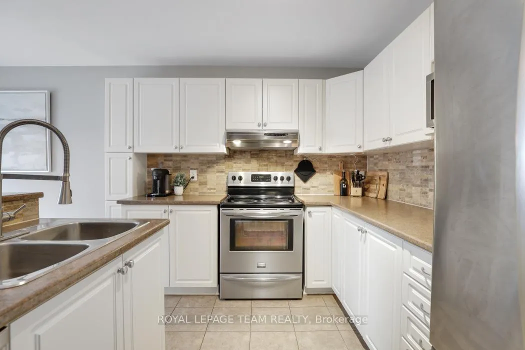 Photo 16 of 406 Pillett Street, Ottawa, Barrhaven - Strandherd — HOMEH