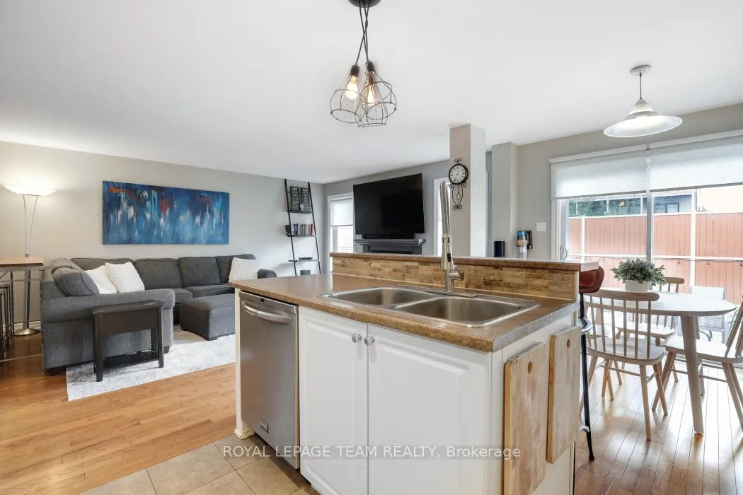 Photo 17 of 406 Pillett Street, Ottawa, Barrhaven - Strandherd — HOMEH