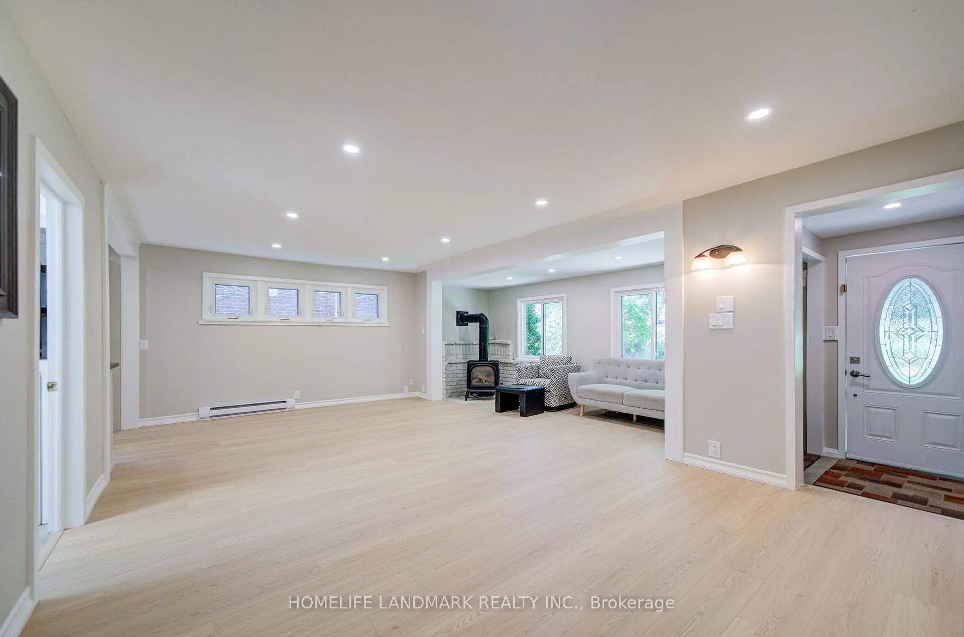 Photo 4 of 65 Cooks Bay Drive, Georgina, Keswick North — HOMEH