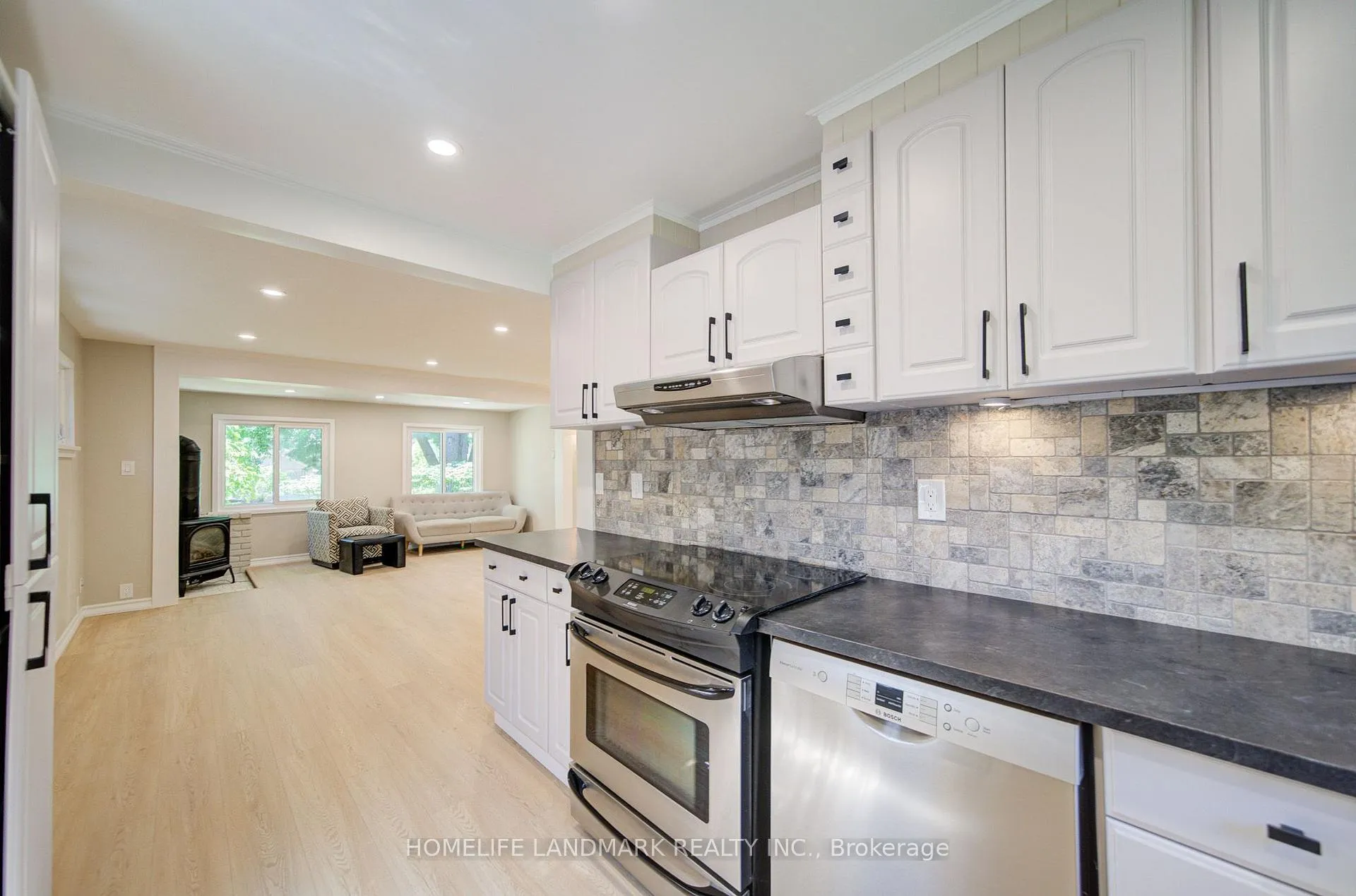 Photo 7 of 65 Cooks Bay Drive, Georgina, Keswick North — HOMEH