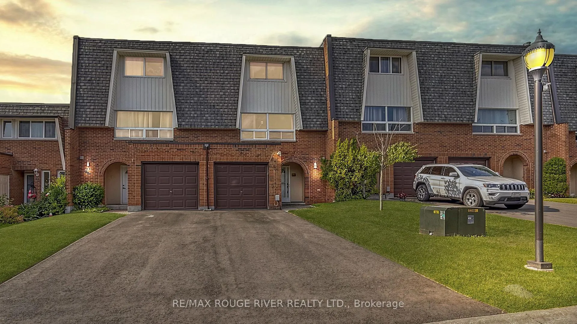Photo 1 of 121 Deacon Lane, Ajax, South East — HOMEH