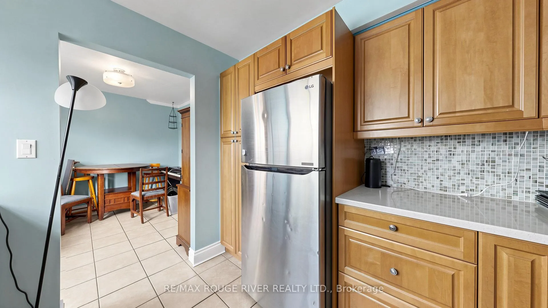 Photo 12 of 121 Deacon Lane, Ajax, South East — HOMEH