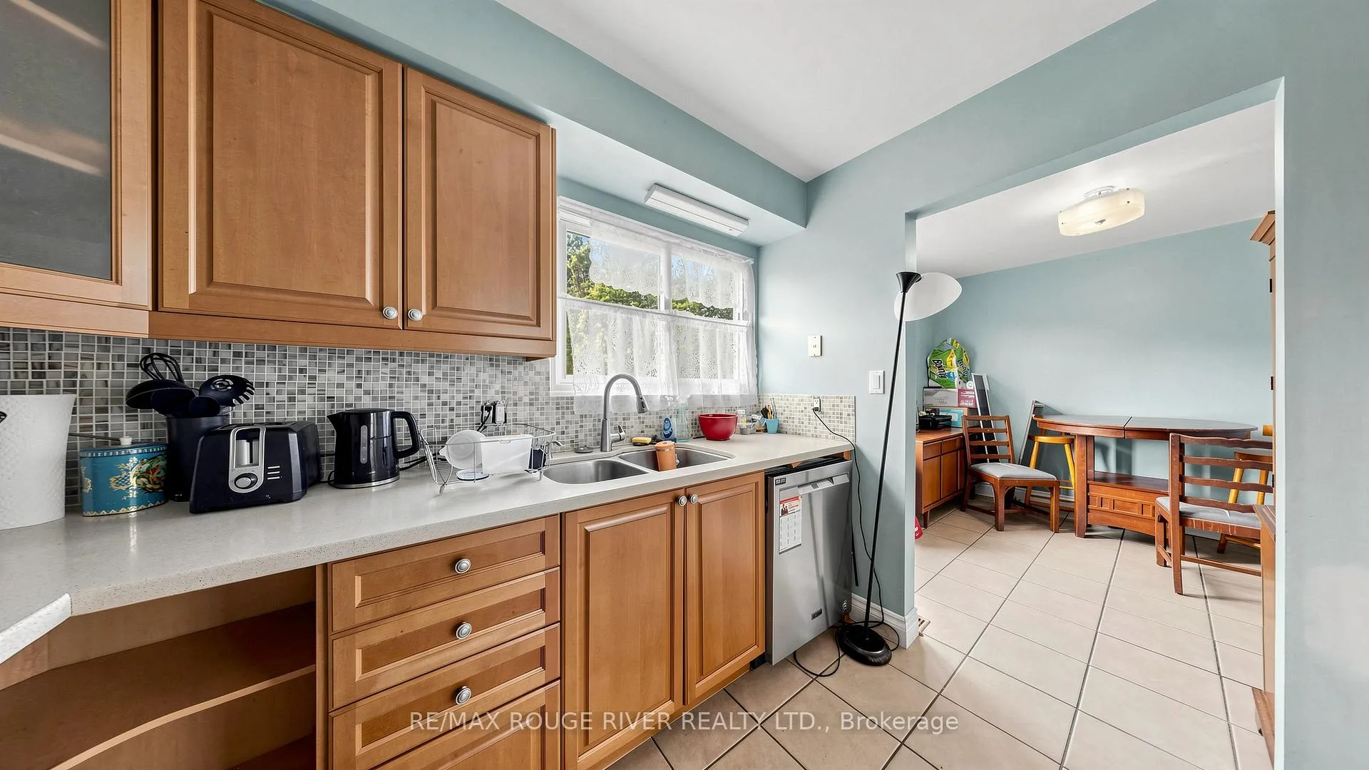 Photo 13 of 121 Deacon Lane, Ajax, South East — HOMEH