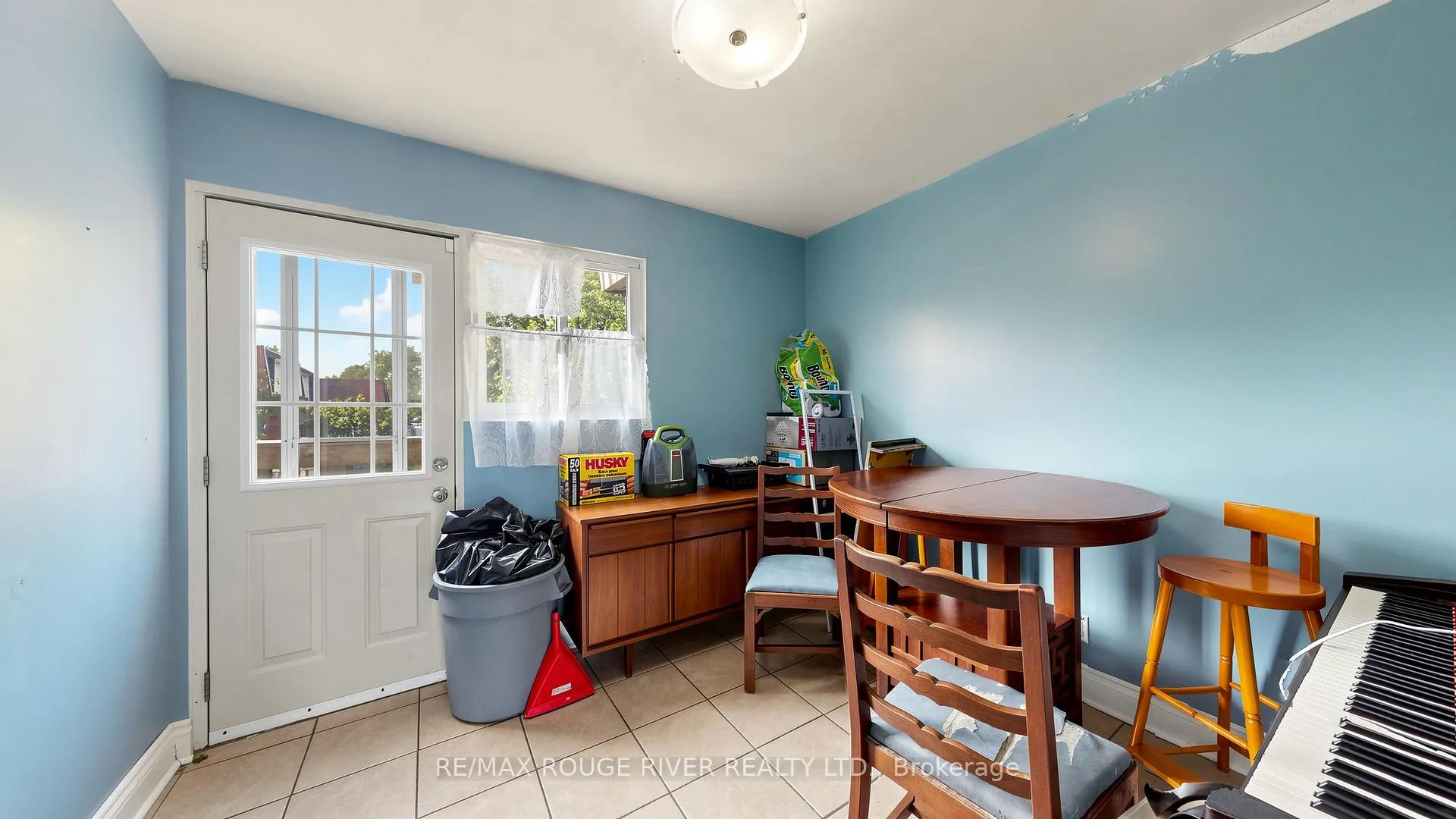 Photo 14 of 121 Deacon Lane, Ajax, South East — HOMEH