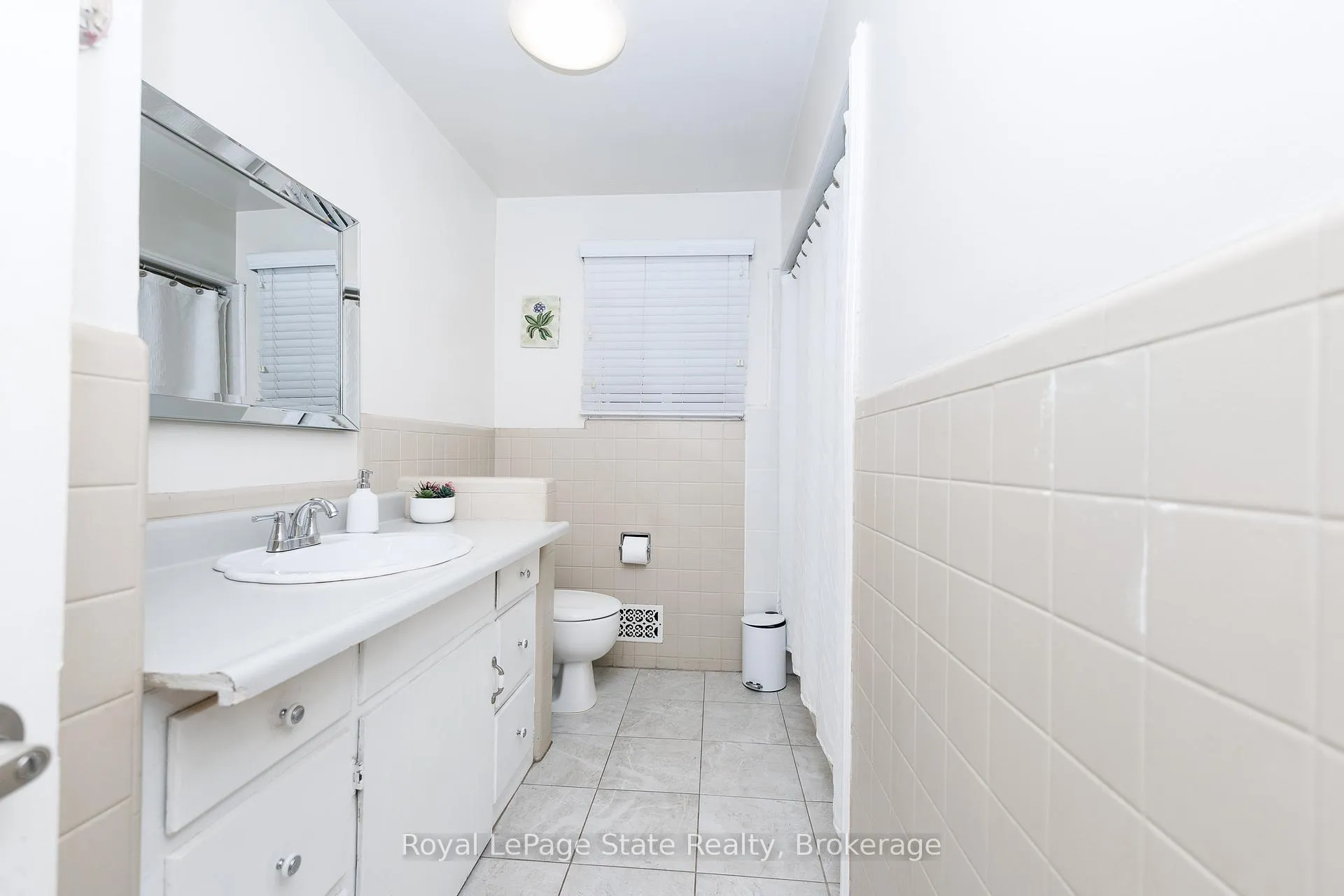 Photo 19 of 249 McNeilly Road, Hamilton, Fruitland — HOMEH