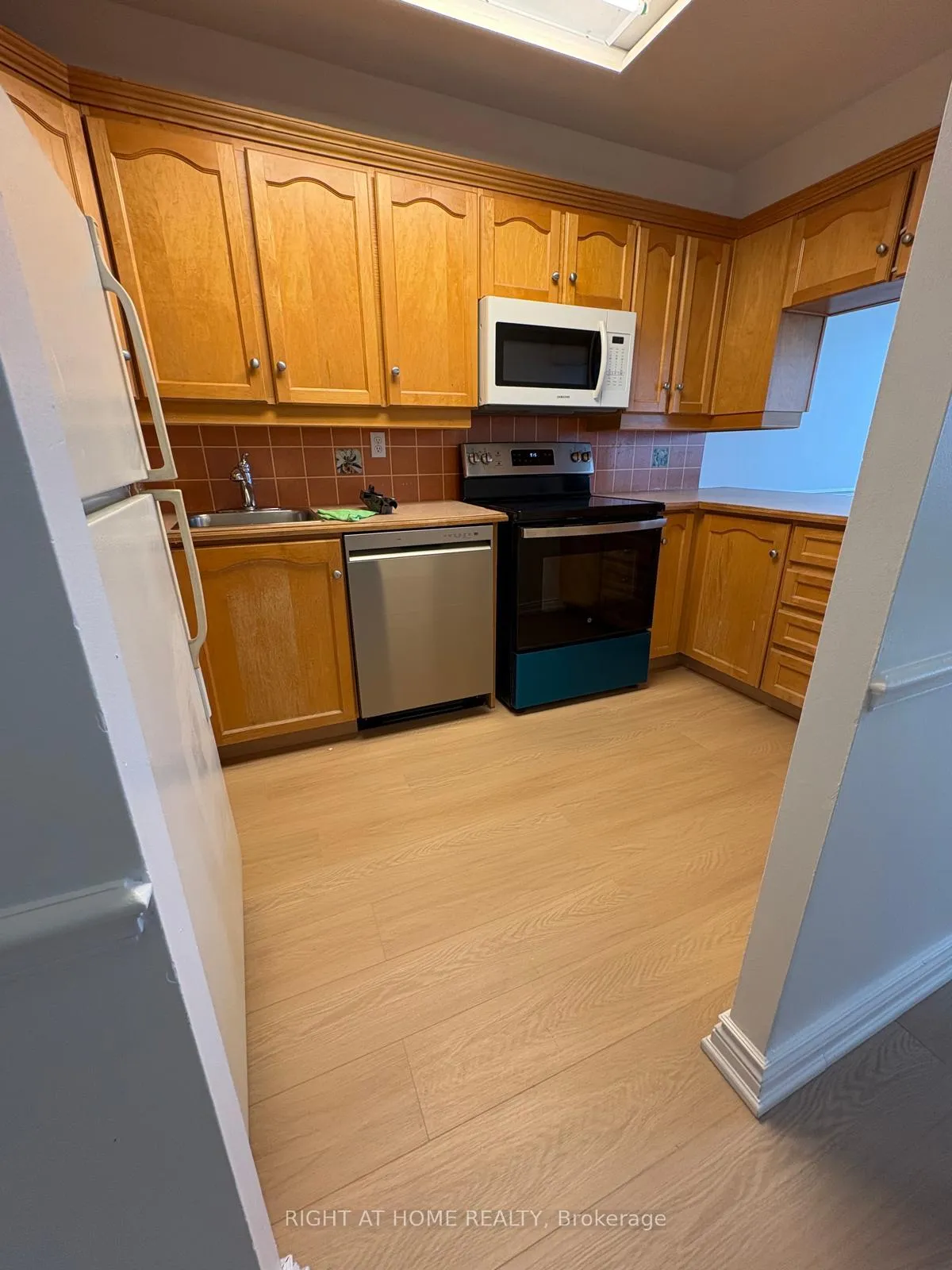 Photo 6 of Unit 2309, 633 Bay Street, Toronto, Bay Street Corridor — HOMEH