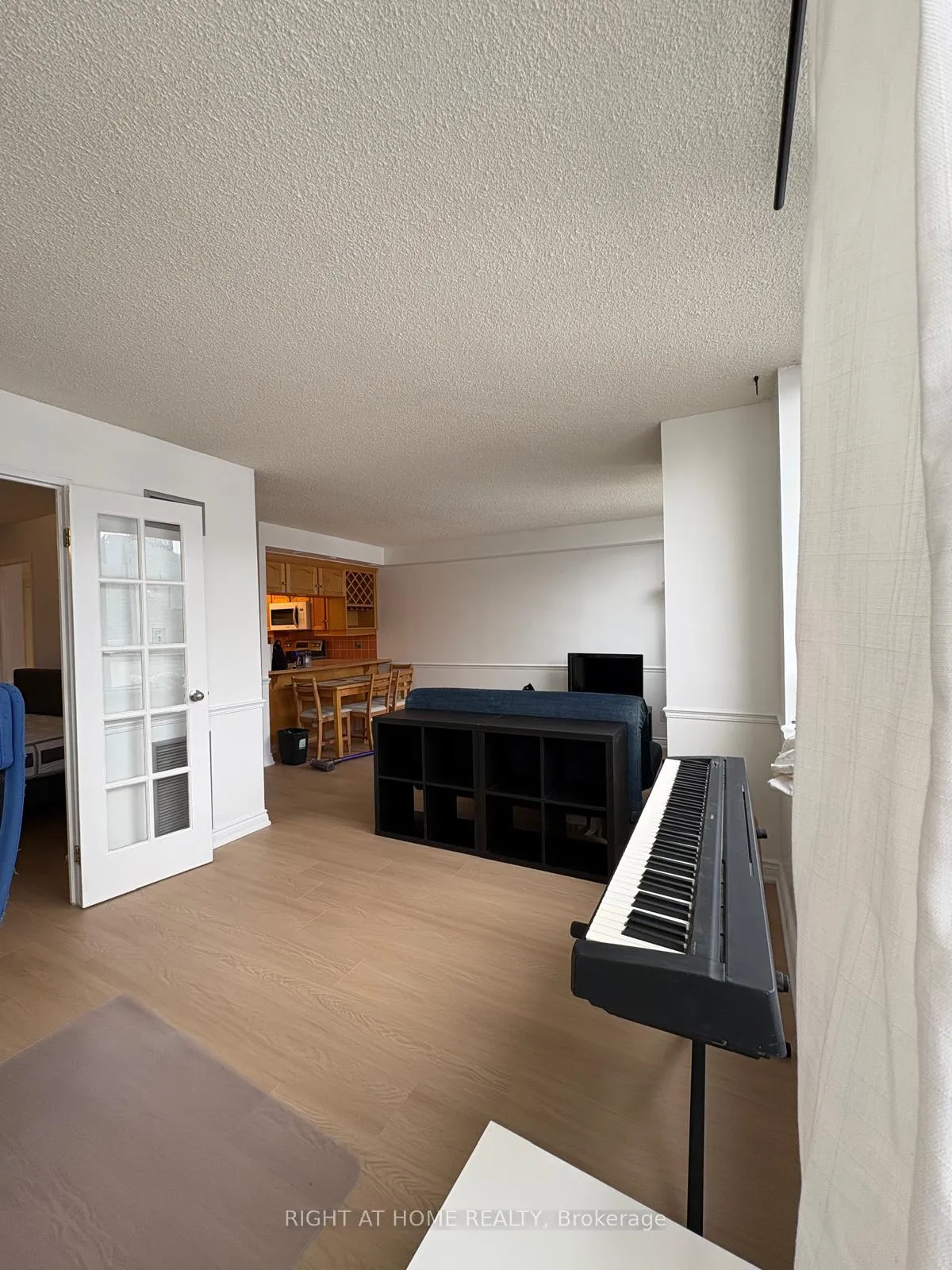 Photo 9 of Unit 2309, 633 Bay Street, Toronto, Bay Street Corridor — HOMEH