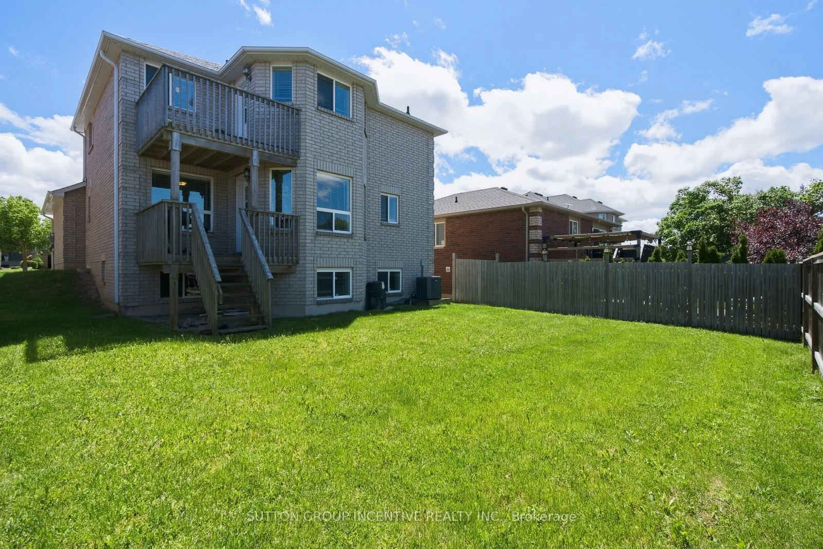 Photo 6 of 70 Shalom Way, Barrie, Painswick South — HOMEH