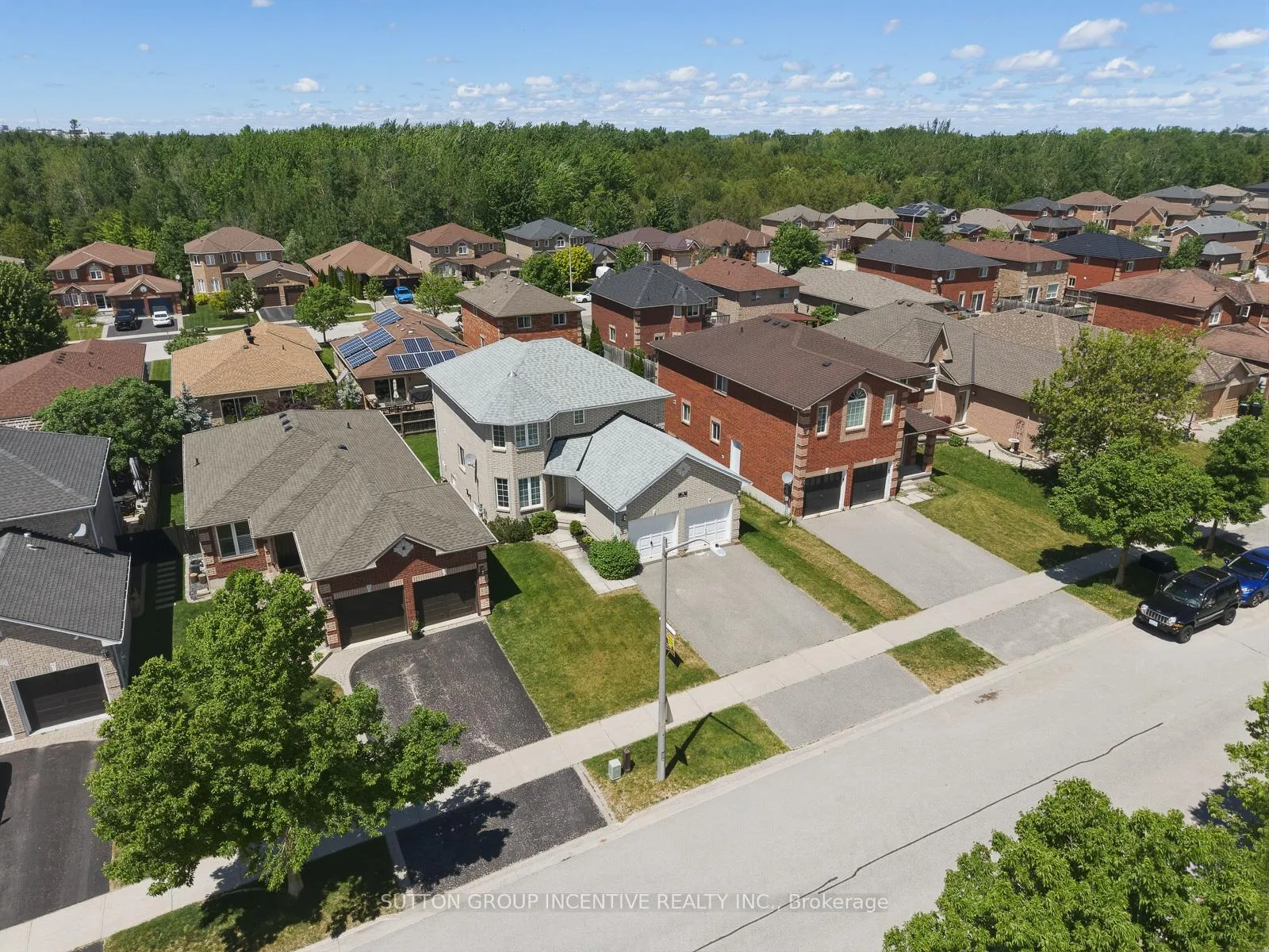 Photo 9 of 70 Shalom Way, Barrie, Painswick South — HOMEH