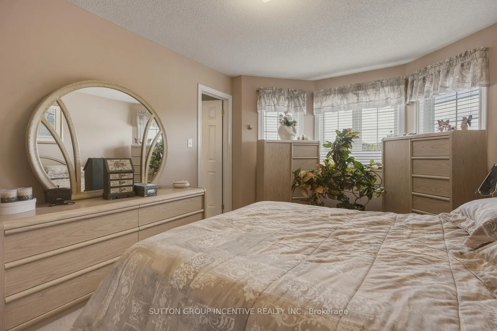 Photo 42 of 70 Shalom Way, Barrie, Painswick South — HOMEH