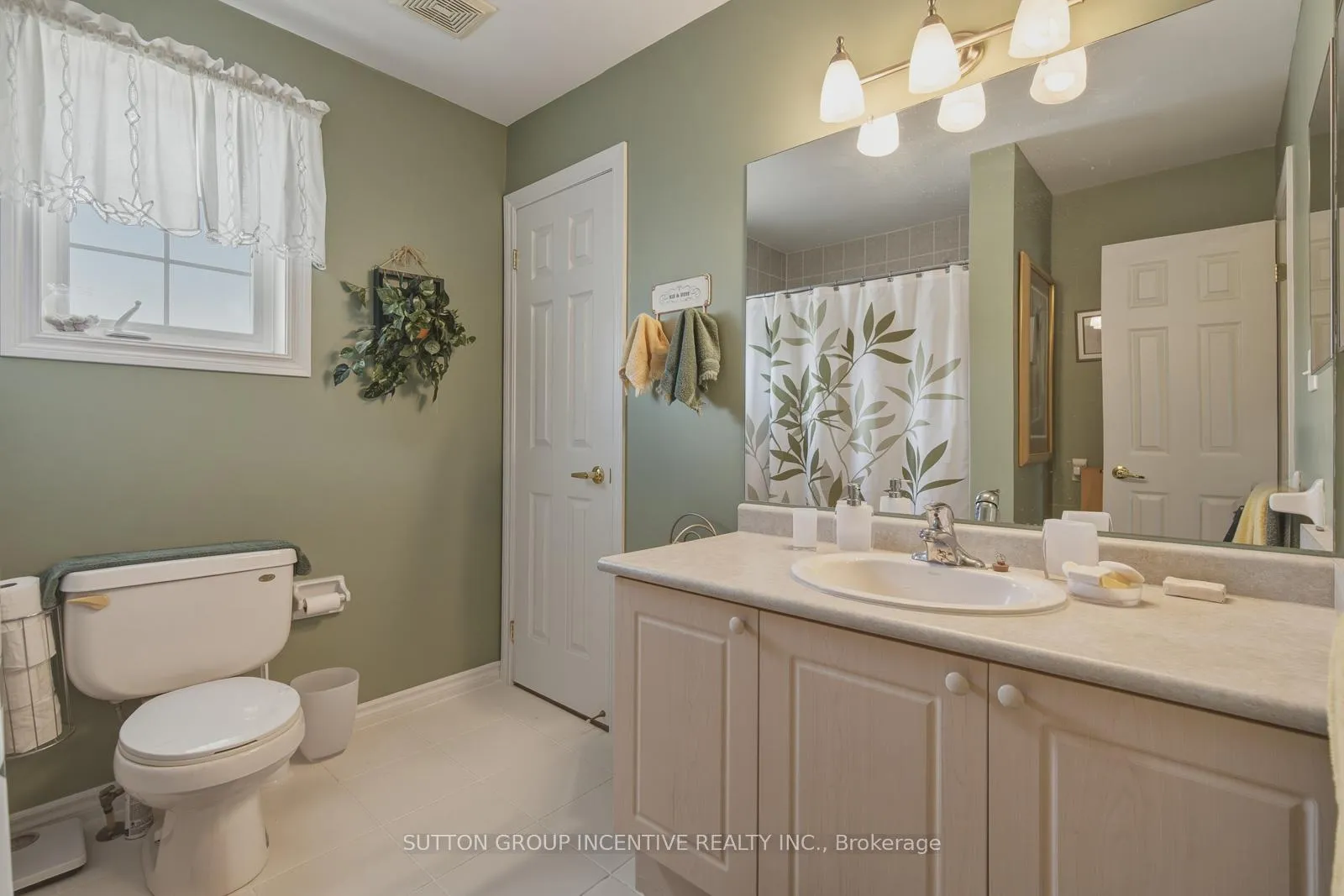 Photo 44 of 70 Shalom Way, Barrie, Painswick South — HOMEH