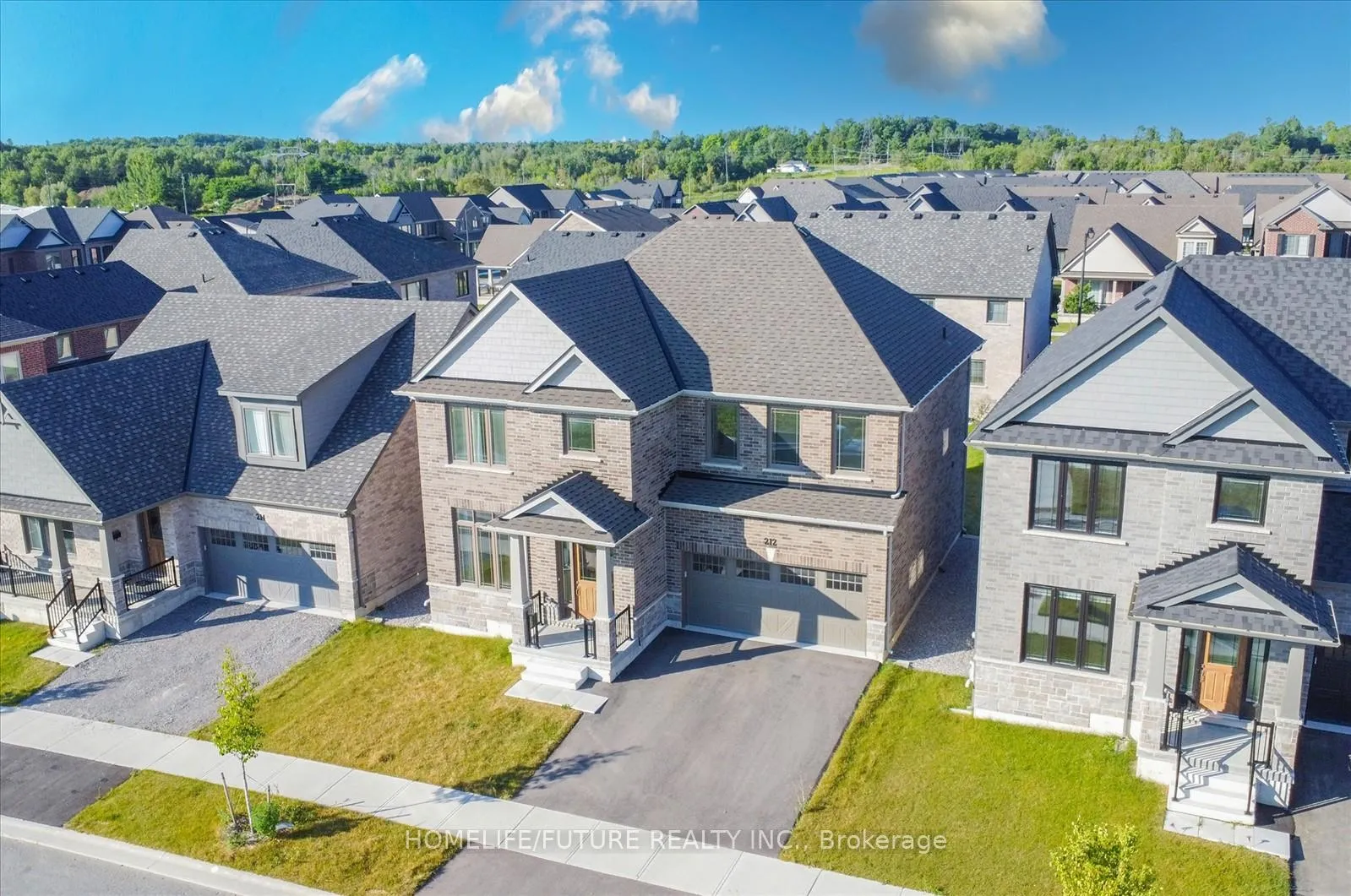 Photo 3 of 212 Mallory Terrace, Peterborough, Northcrest Ward 5 — HOMEH