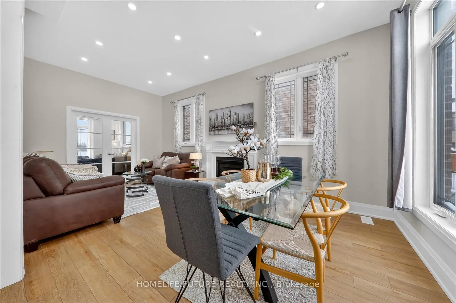 Photo 11 of 212 Mallory Terrace, Peterborough, Northcrest Ward 5 — HOMEH