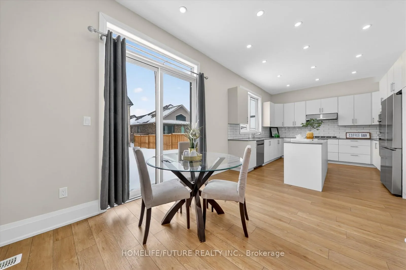 Photo 12 of 212 Mallory Terrace, Peterborough, Northcrest Ward 5 — HOMEH