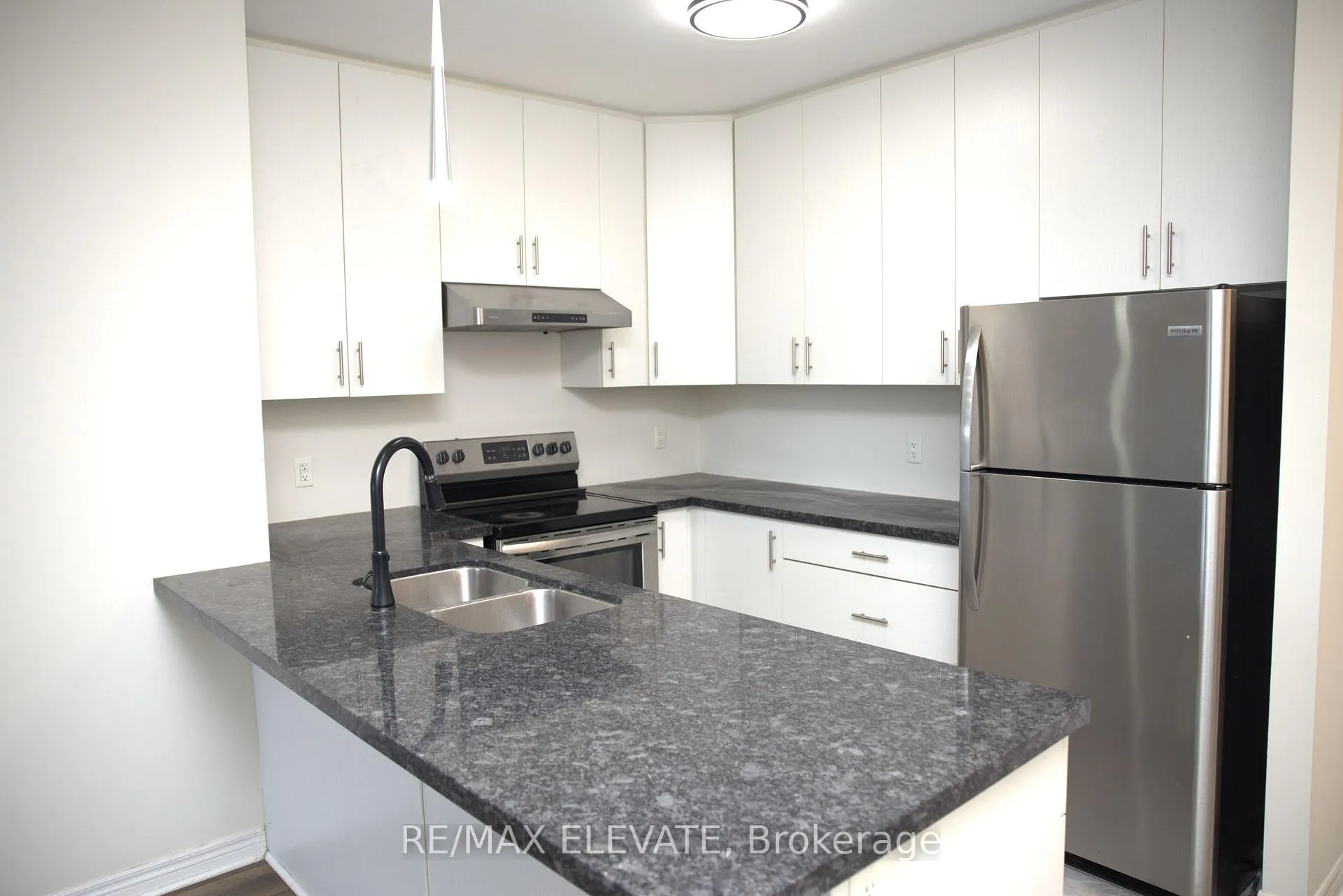 Photo 7 of Unit 611, 39 New Delhi Drive, Markham, Cedarwood — HOMEH