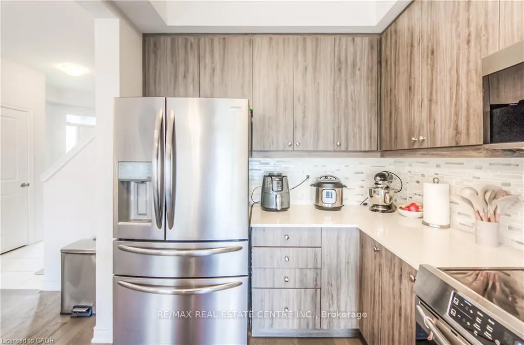 Photo 10 of 19 Baker Lane E, Brant, Paris — HOMEH
