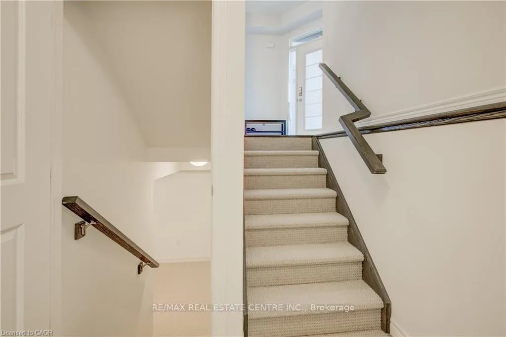 Photo 20 of 19 Baker Lane E, Brant, Paris — HOMEH