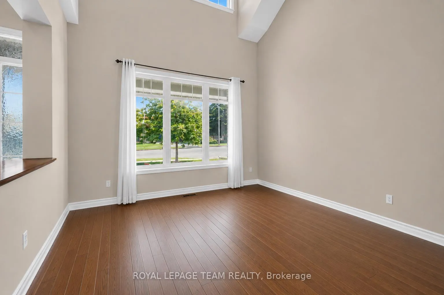 Photo 8 of 314 West Ridge Drive, Ottawa, Stittsville (South) — HOMEH