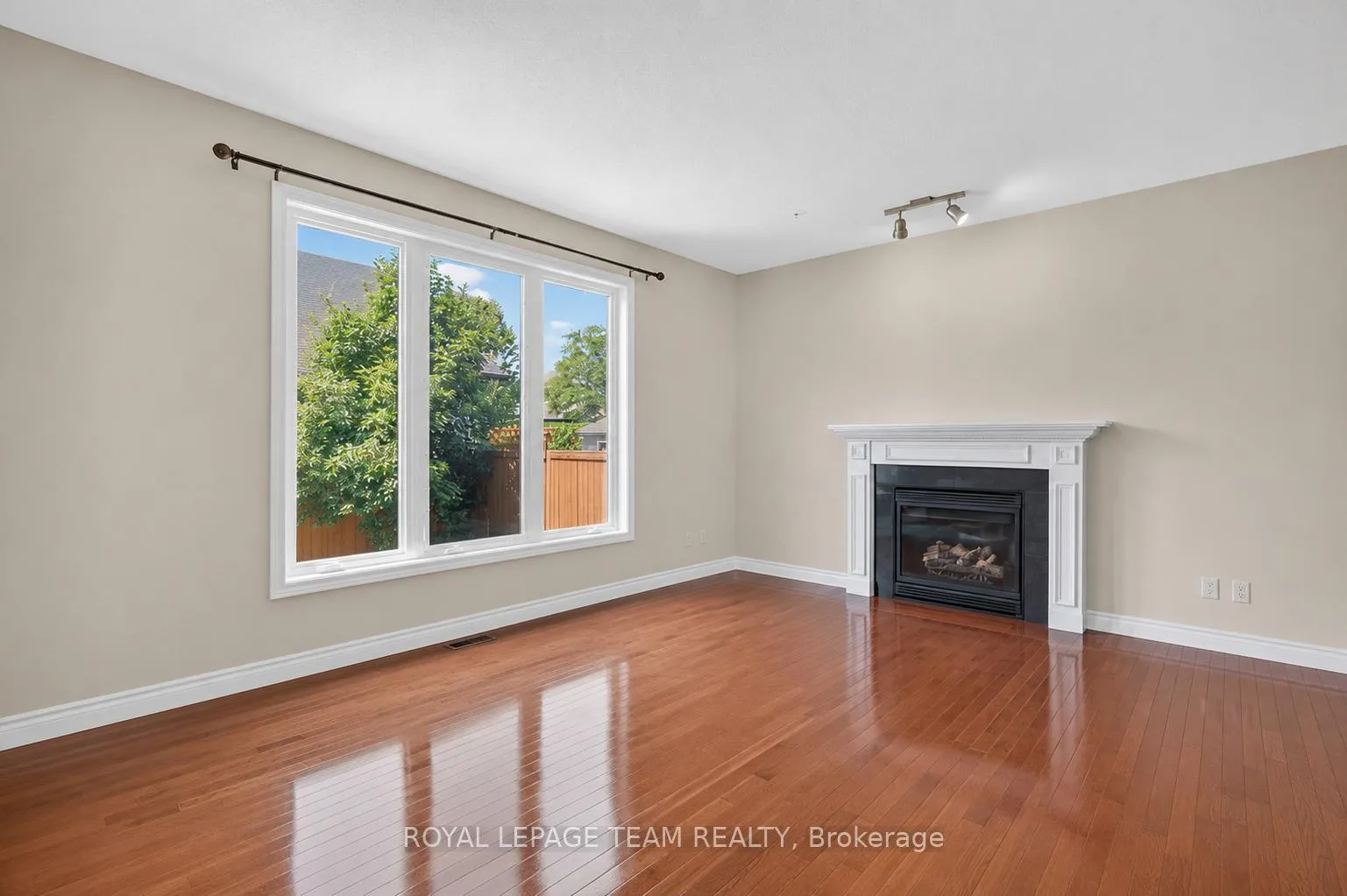 Photo 13 of 314 West Ridge Drive, Ottawa, Stittsville (South) — HOMEH