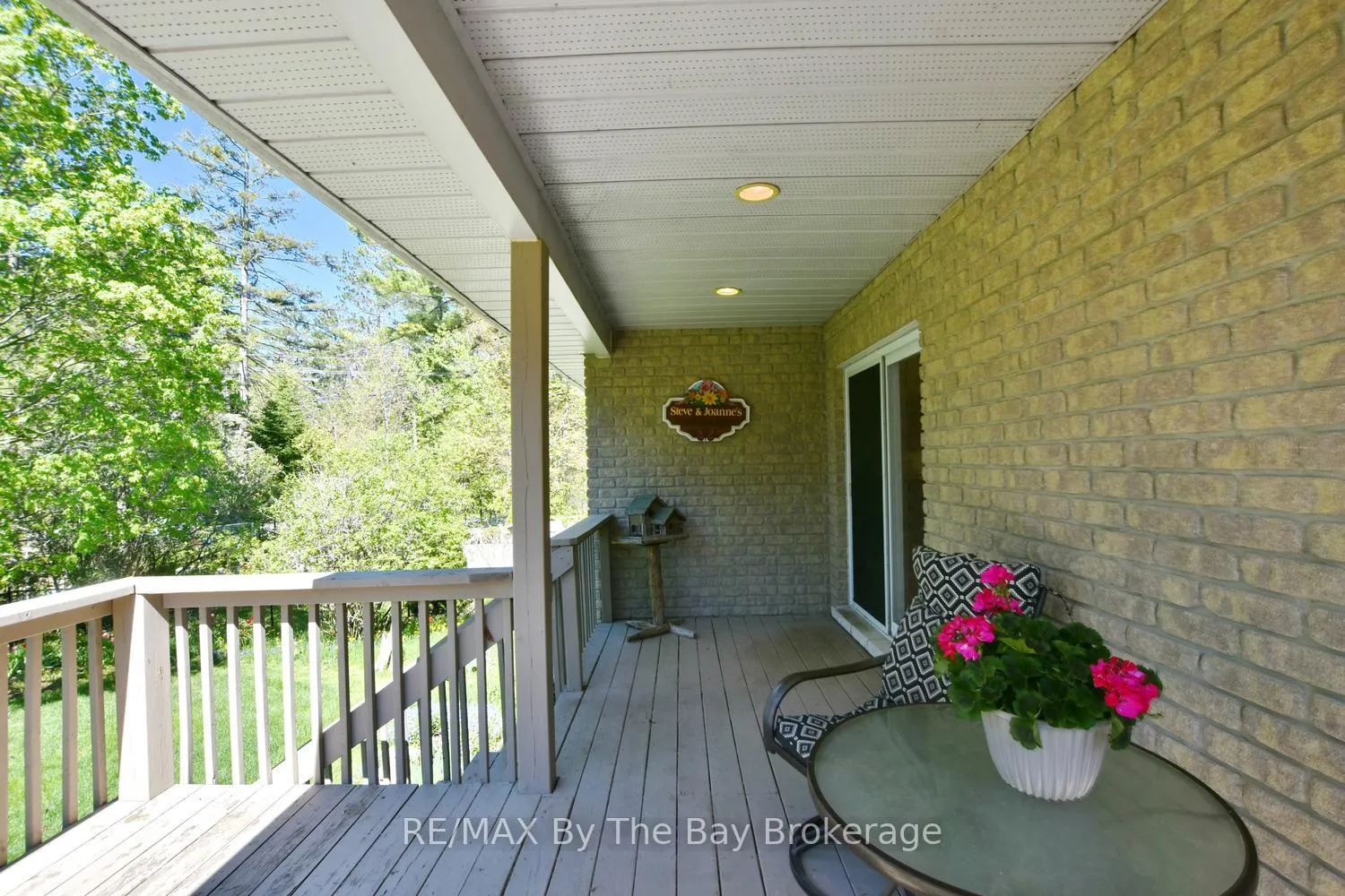 Photo 6 of 4 Anthony Street, Wasaga Beach — HOMEH