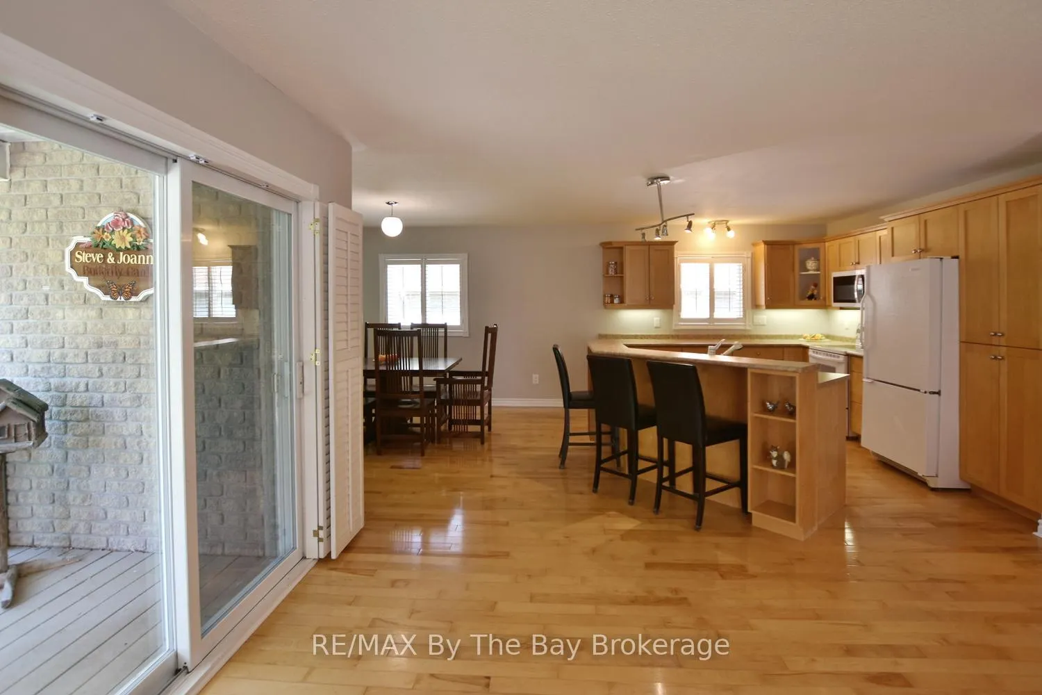 Photo 19 of 4 Anthony Street, Wasaga Beach — HOMEH