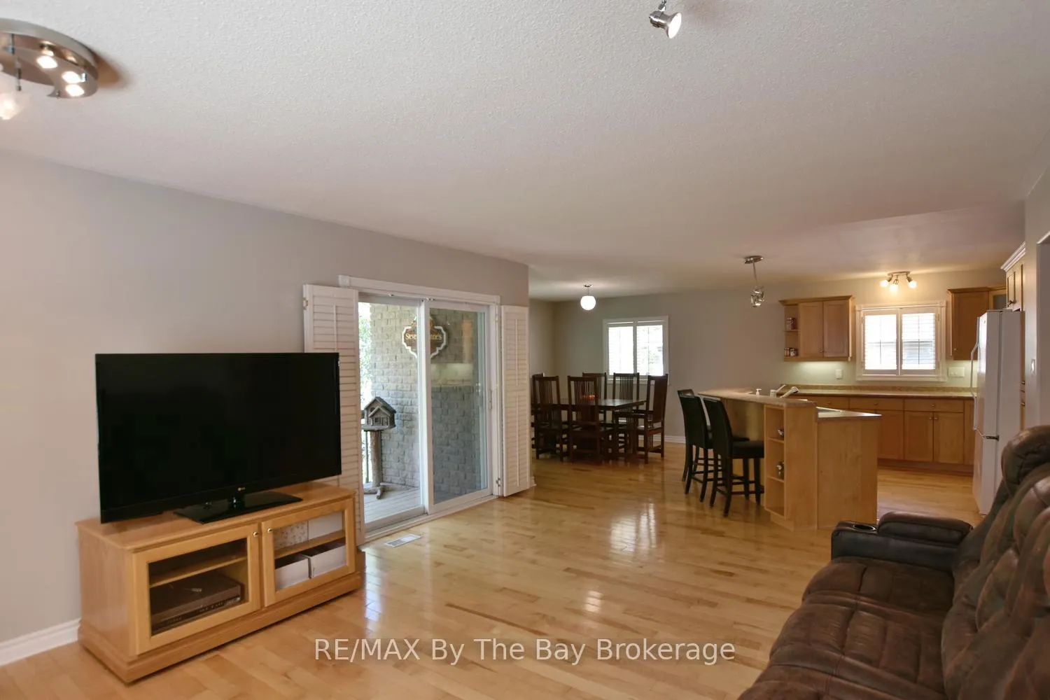 Photo 20 of 4 Anthony Street, Wasaga Beach — HOMEH