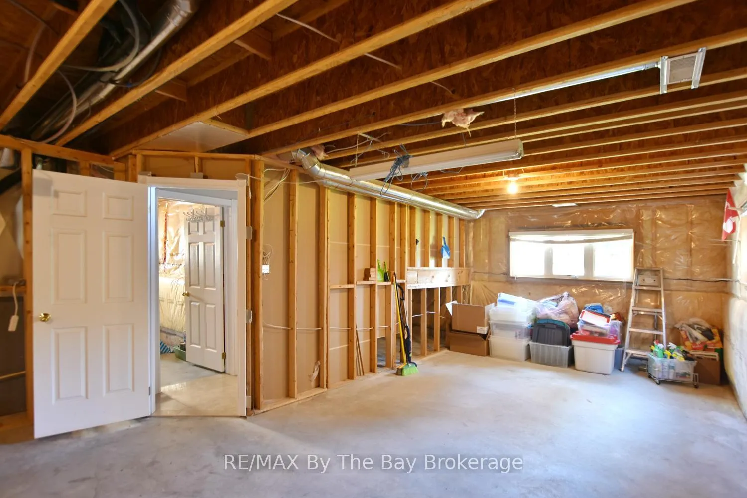 Photo 25 of 4 Anthony Street, Wasaga Beach — HOMEH