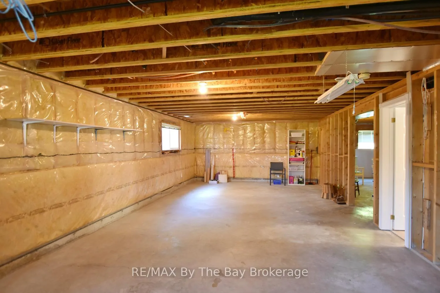 Photo 29 of 4 Anthony Street, Wasaga Beach — HOMEH