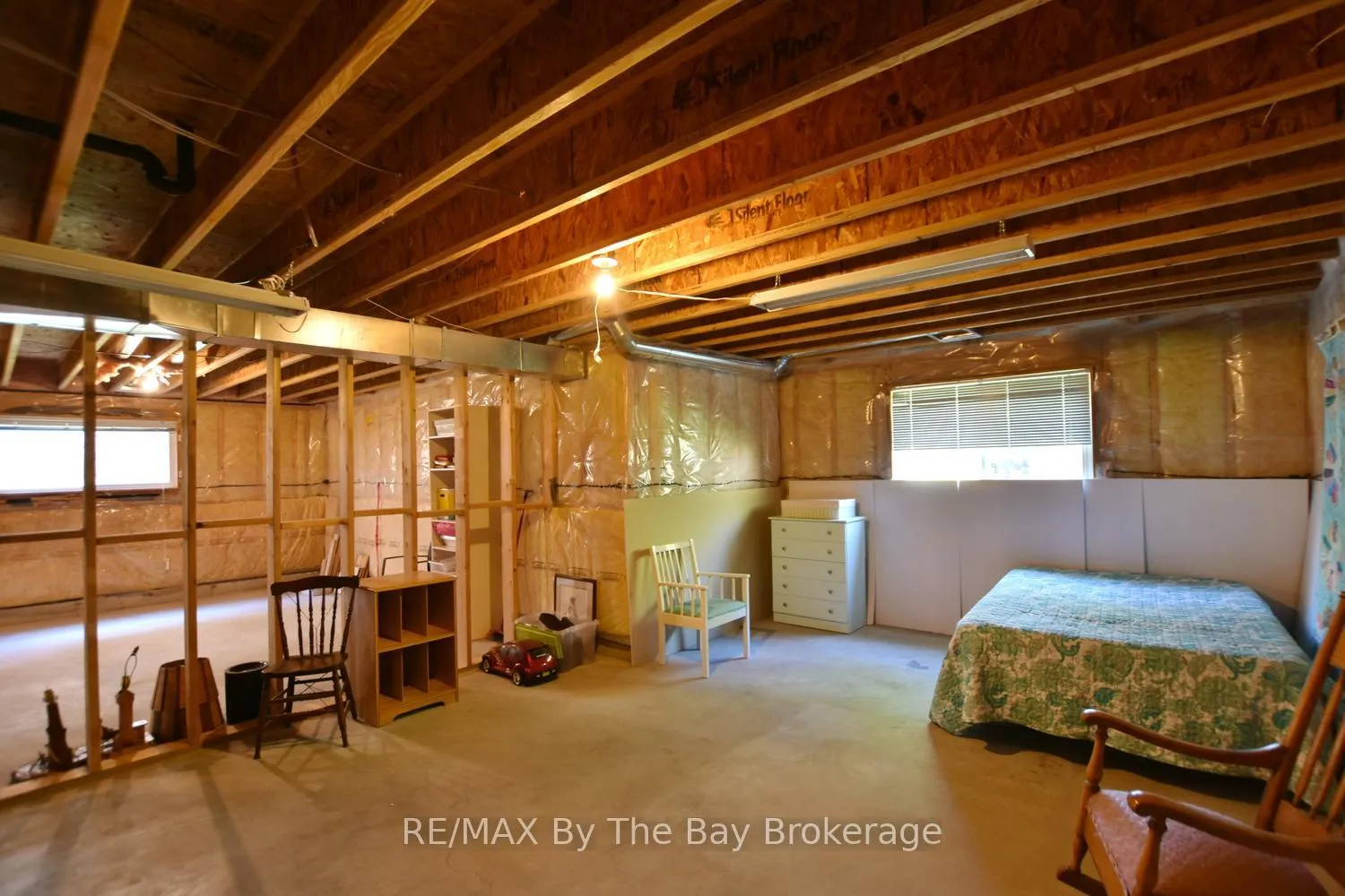 Photo 30 of 4 Anthony Street, Wasaga Beach — HOMEH