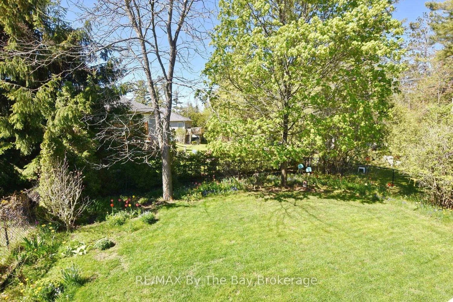 Photo 34 of 4 Anthony Street, Wasaga Beach — HOMEH