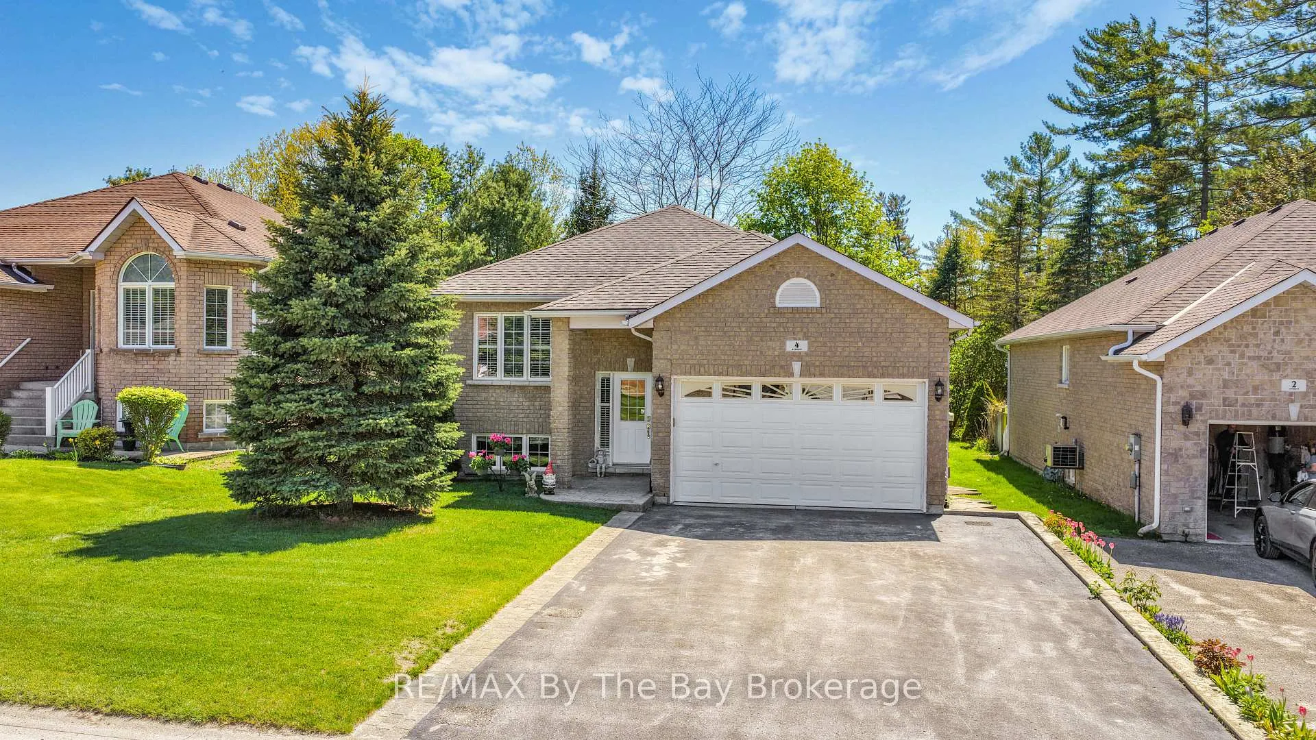 Photo 38 of 4 Anthony Street, Wasaga Beach — HOMEH
