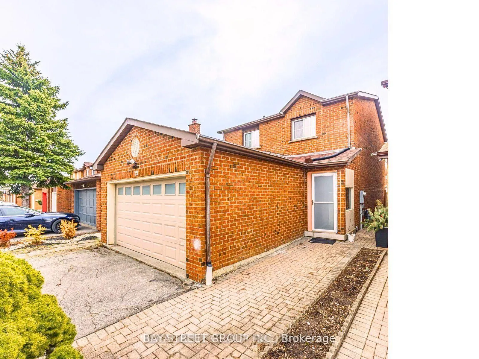 Photo 2 of 29 Ashmore Crescent, Markham, Milliken Mills East — HOMEH