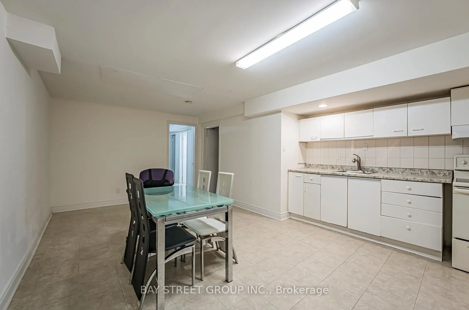 Photo 4 of 29 Ashmore Crescent, Markham, Milliken Mills East — HOMEH