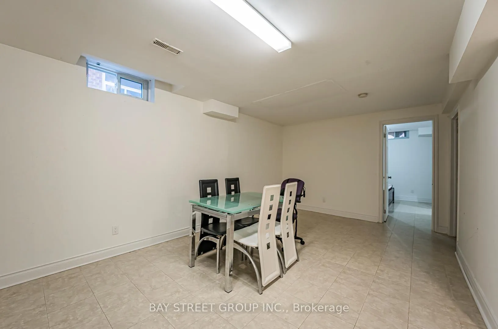 Photo 5 of 29 Ashmore Crescent, Markham, Milliken Mills East — HOMEH